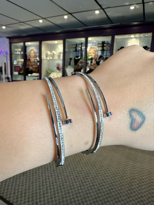 Nail Bangle w/a twist